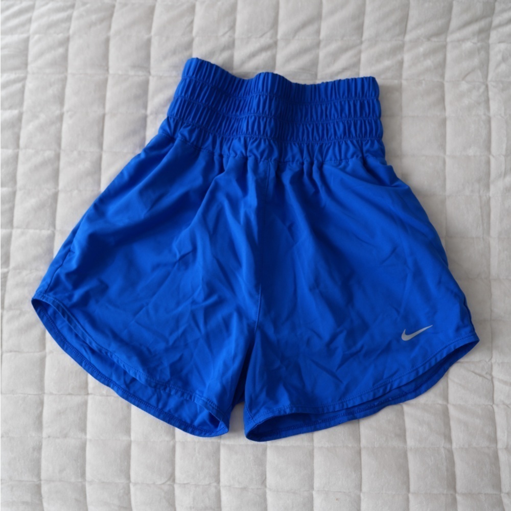 Nike One Women's Dri-FIT Ultra High-Waisted 8cm (approx.) Brief-Lined Shorts